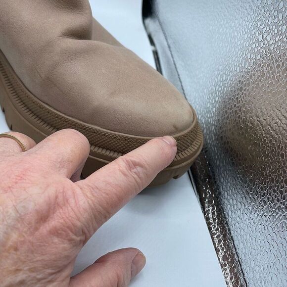 Lucky Brand size 9 Eabile Chelsie lug sole bootie. - Picture 4 of 10